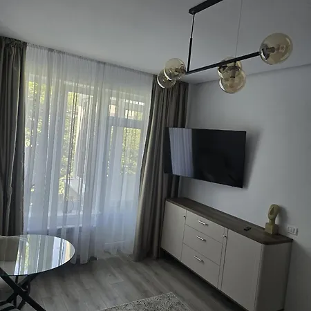 Lola's Apartment
