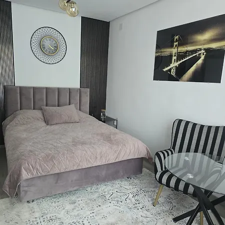 Lola's Apartment