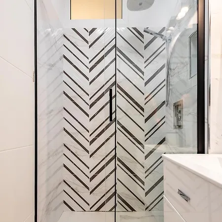 Modern 9 With Balcony 아파트 *