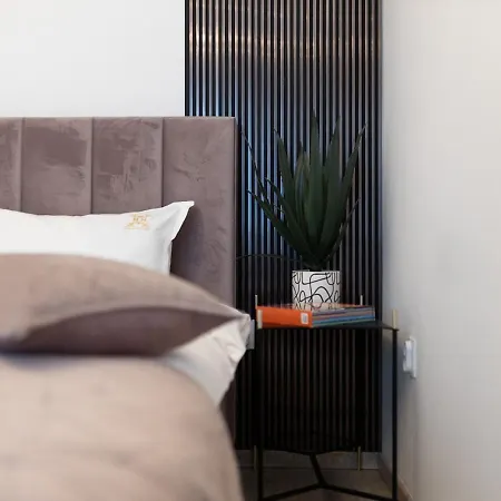 Modern 9 With Balcony Apartmán