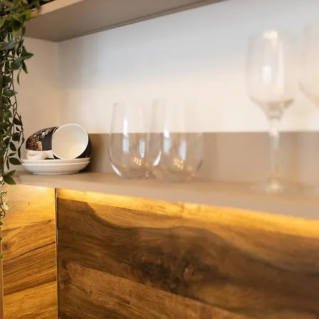 Modern 9 With Balcony Apartman Brassó