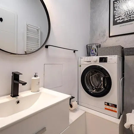 Modern 9 With Balcony *