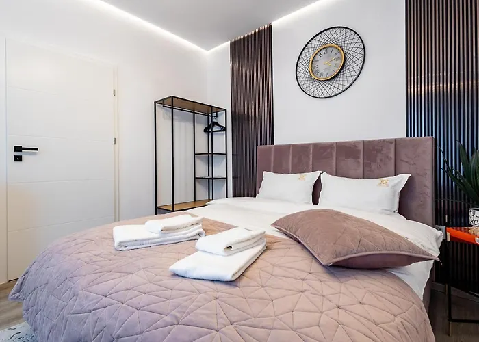 Modern 9 With Balcony *