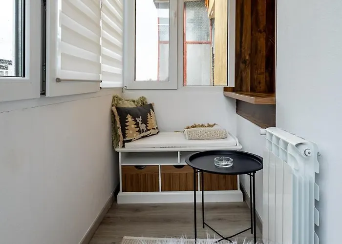 Modern 9 With Balcony Lejlighed *