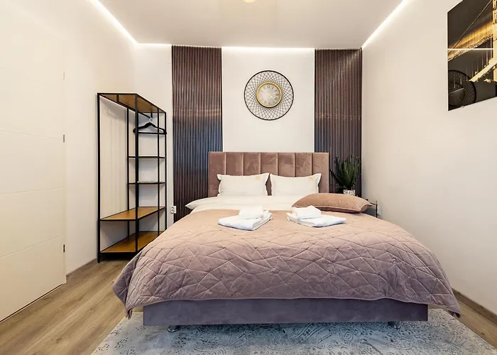 Modern 9 With Balcony *