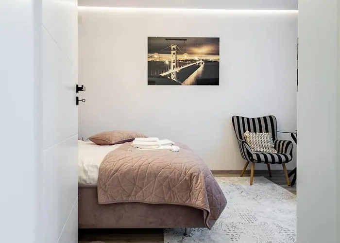 Modern 9 With Balcony Apartament