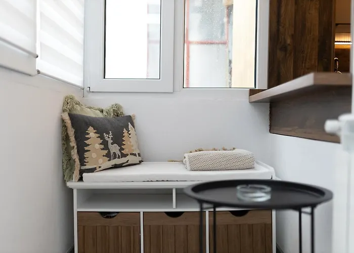 Modern 9 With Balcony