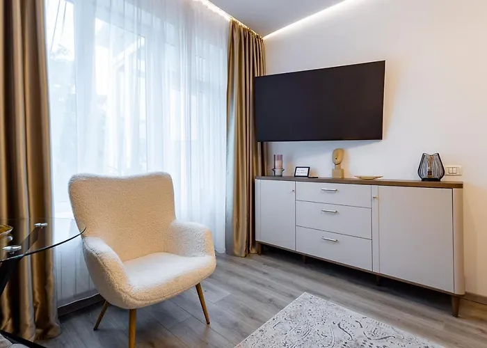 Modern 9 With Balcony * Braşov